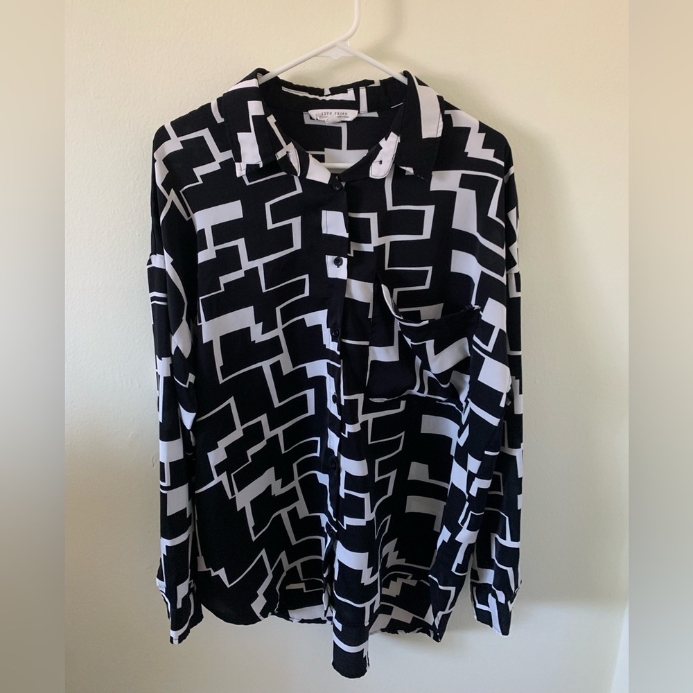 The 12th Tribe black and white geometric button down size Medium